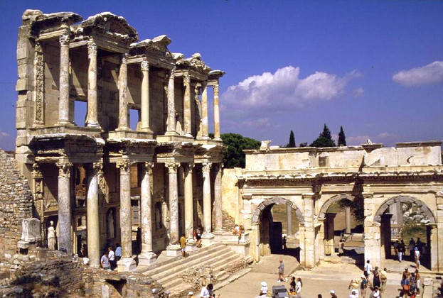 Исторический памятник архитектуры в Турции 