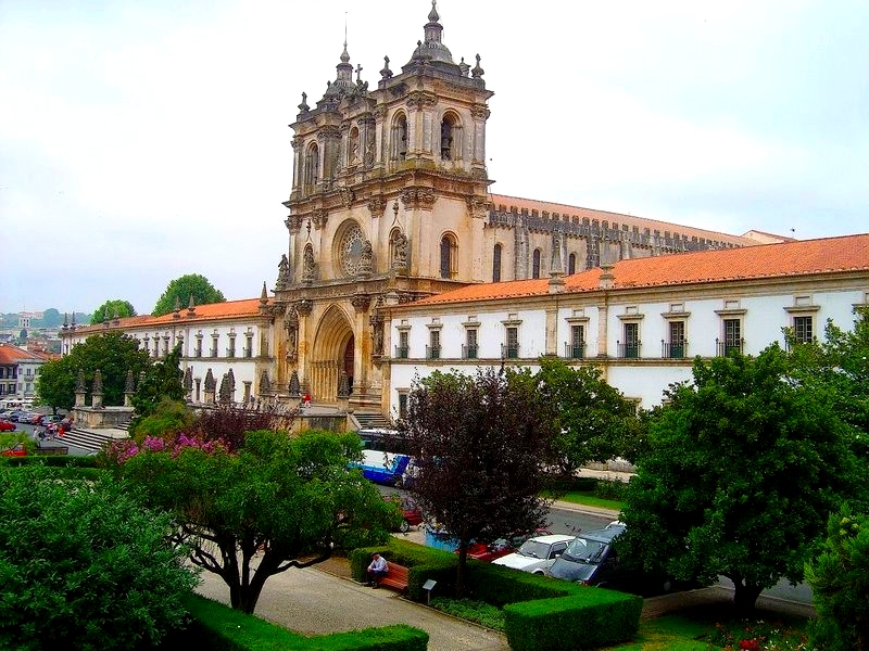 Монастырь Санта-Мария де Алкобаса (Mosteiro de Santa Maria de Alcobaça)
