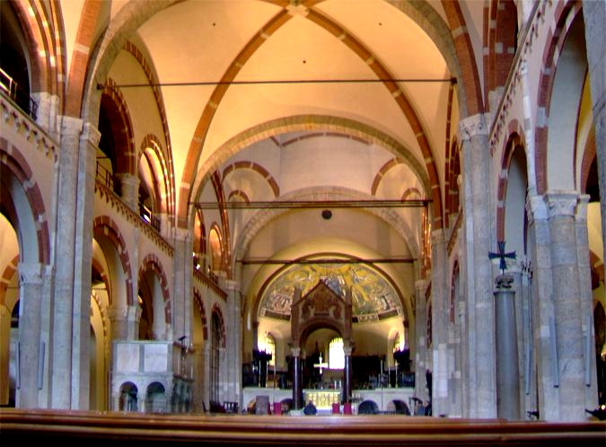 Базилика Сант Амброджо в Милан