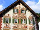 Средневековый раскрашенный дом Обераммергау в Баварии, Германия